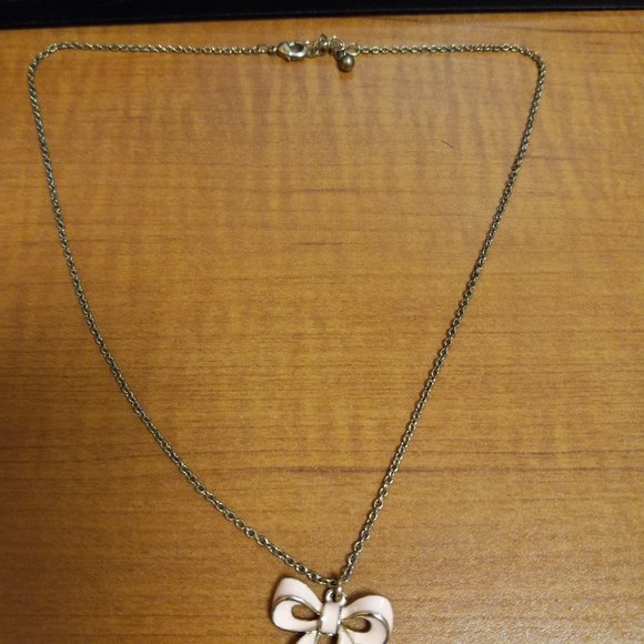 Pink Bow Necklace - Picture 2 of 3